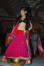 Model walk the ramp for Nisha Sagar_s bridal show in Trident on 10th Dec 2011 (119).JPG